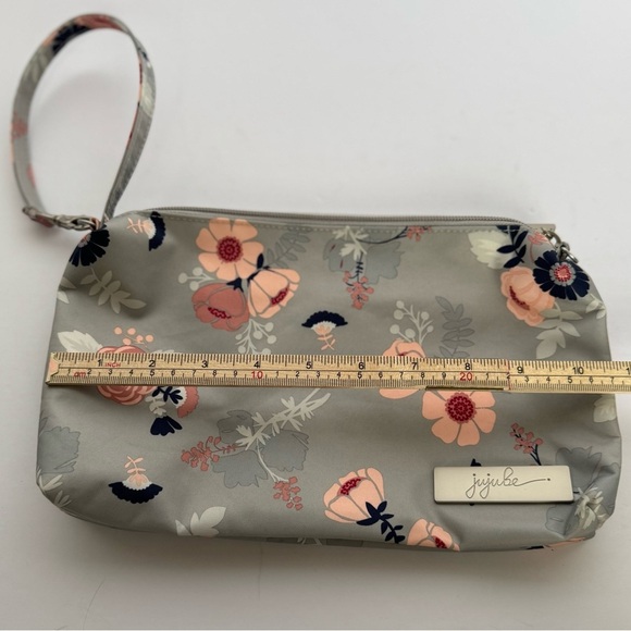 Jujube Classic - Be Quick wallflower clutch - Picture 10 of 11